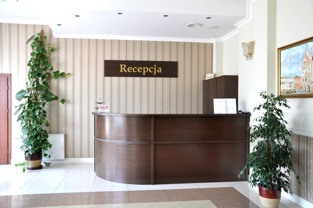 Hotel Korona Rzeszow Ngoại thất bức ảnh