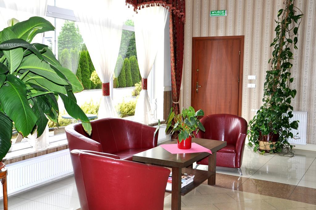 Hotel Korona Rzeszow Ngoại thất bức ảnh