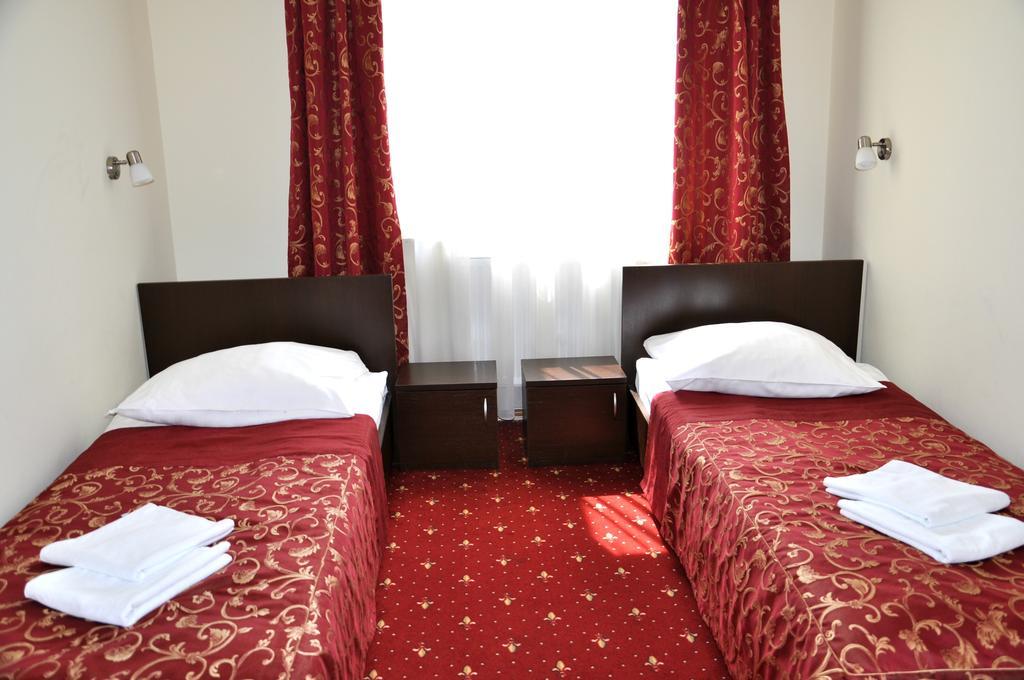 Hotel Korona Rzeszow Ngoại thất bức ảnh