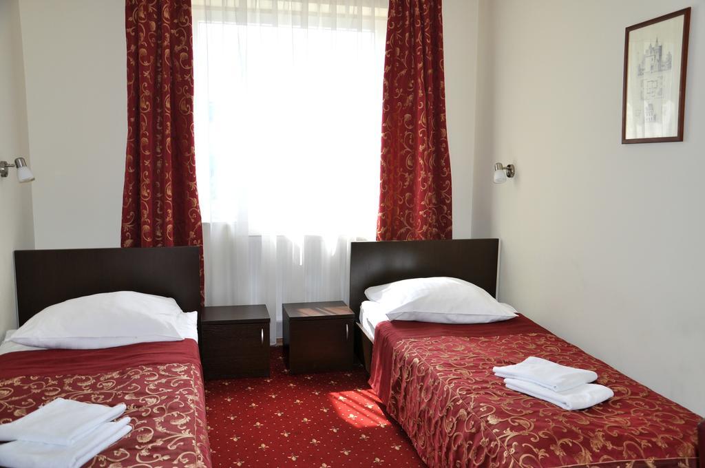 Hotel Korona Rzeszow Phòng bức ảnh