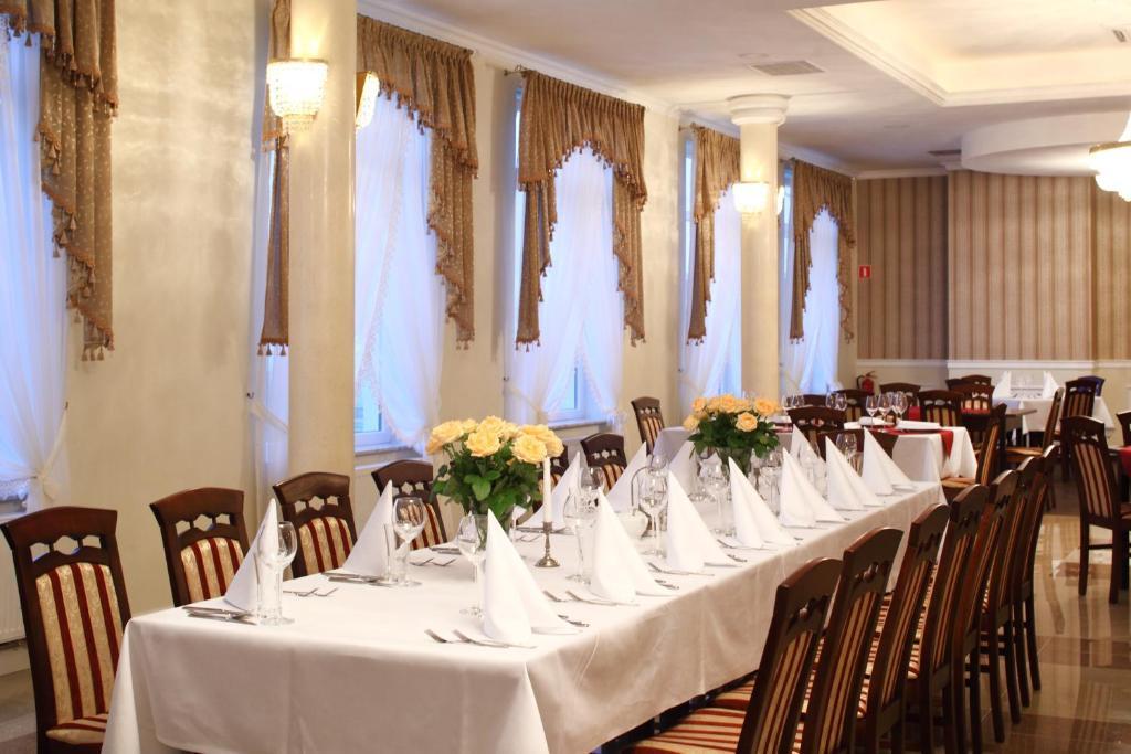 Hotel Korona Rzeszow Ngoại thất bức ảnh